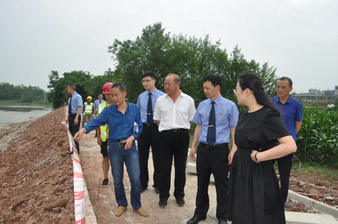 【28圈日报
】重庆梁平：垮塌的河道赶在汛期之前修好了