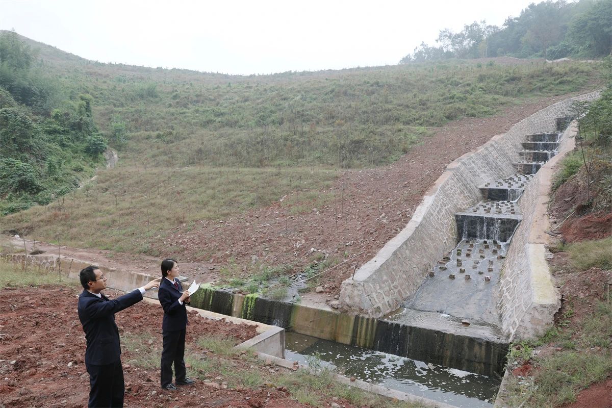 【检护民生 九检有声】规范弃土场堆渣，检察建议为河道行洪“清障”