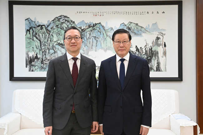 应勇会见香港律政司司长林定国